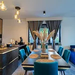 La Vista Azure By Belmont Realty Apartamento