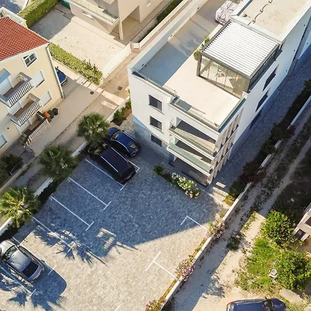 La Vista Azure By Belmont Realty Apartment