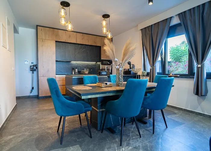 La Vista Azure By Belmont Realty Apartman