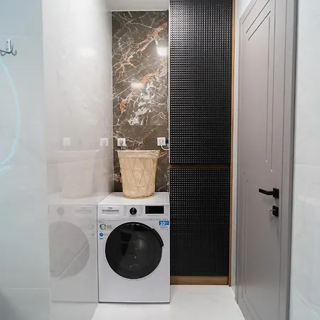 La Vista Azure By Belmont Realty Sukošan