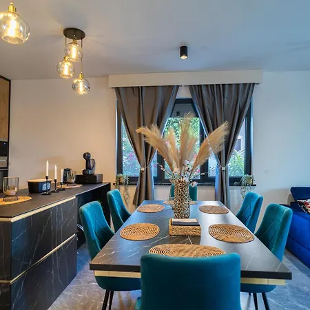 La Vista Azure By Belmont Realty Апартаменты