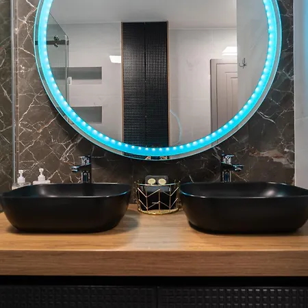 La Vista Azure By Belmont Realty * Сукошан
