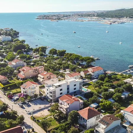 La Vista Azure By Belmont Realty Apartment *