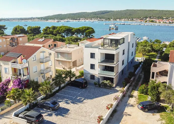 La Vista Azure By Belmont Realty Apartment *